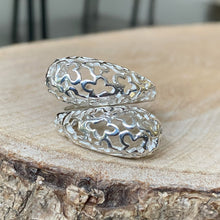 Cargar imagen en el visor de la galería, Anillo de Plata 0.925 Abombado. Disponible en talla 8.5
