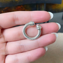 Cargar imagen en el visor de la galería, Anillo de Plata 0.925 con Coral. Disponible en talla 4.
