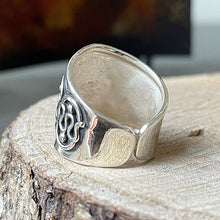 Cargar imagen en el visor de la galería, Anillo de Plata Peruana 0.950. Disponible en talla 7.5
