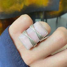 Cargar imagen en el visor de la galería, Anillo de Plata Peruana 0.950 con Cuarzo Rosa. Disponible en talla 6.5
