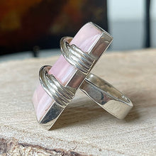 Cargar imagen en el visor de la galería, Anillo de Plata Peruana 0.950 con Cuarzo Rosa. Disponible en talla 6.5
