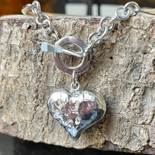 Cargar imagen en el visor de la galería, Pulsera de Diseñador en Plata 0.925 (con el Corazón en estilo Martillado)
