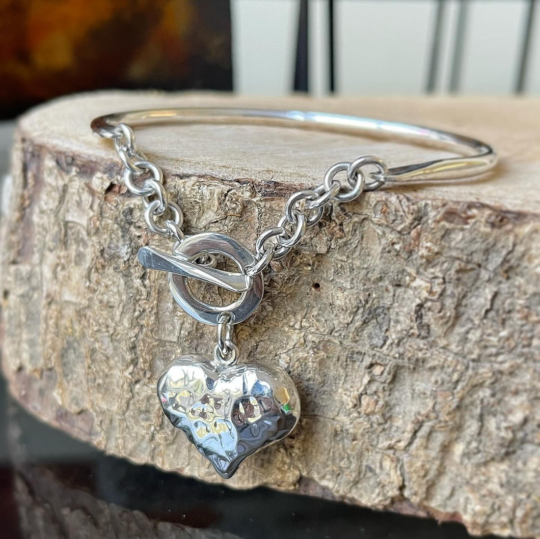 Pulsera de Diseñador en Plata 0.925 (con el Corazón en estilo Martillado)