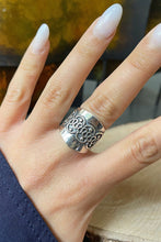 Cargar imagen en el visor de la galería, Anillo de Plata Peruana 0.950. Disponible en talla 7.5
