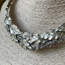 Cargar imagen en el visor de la galería, Cuello tipo Choker de Diseñador en Plata 0.925
