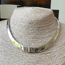 Cargar imagen en el visor de la galería, Cuello estilo Choker en Plata 0.925
