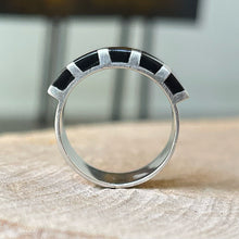 Cargar imagen en el visor de la galería, Anillo de Plata Peruana 0.950 con Ónix. Disponible en talla 7
