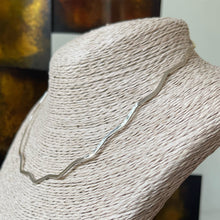 Cargar imagen en el visor de la galería, Cuello estilo Choker Zigzag en Plata 0.925
