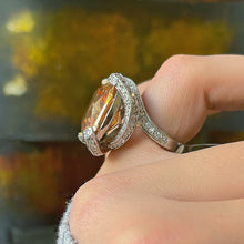 Cargar imagen en el visor de la galería, Anillo de Plata 0.925 con Zirconia Citrina y Zirconias Cubicas. Disponible en talla 7
