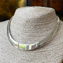 Cargar imagen en el visor de la galería, Cuello estilo Choker en Plata 0.925
