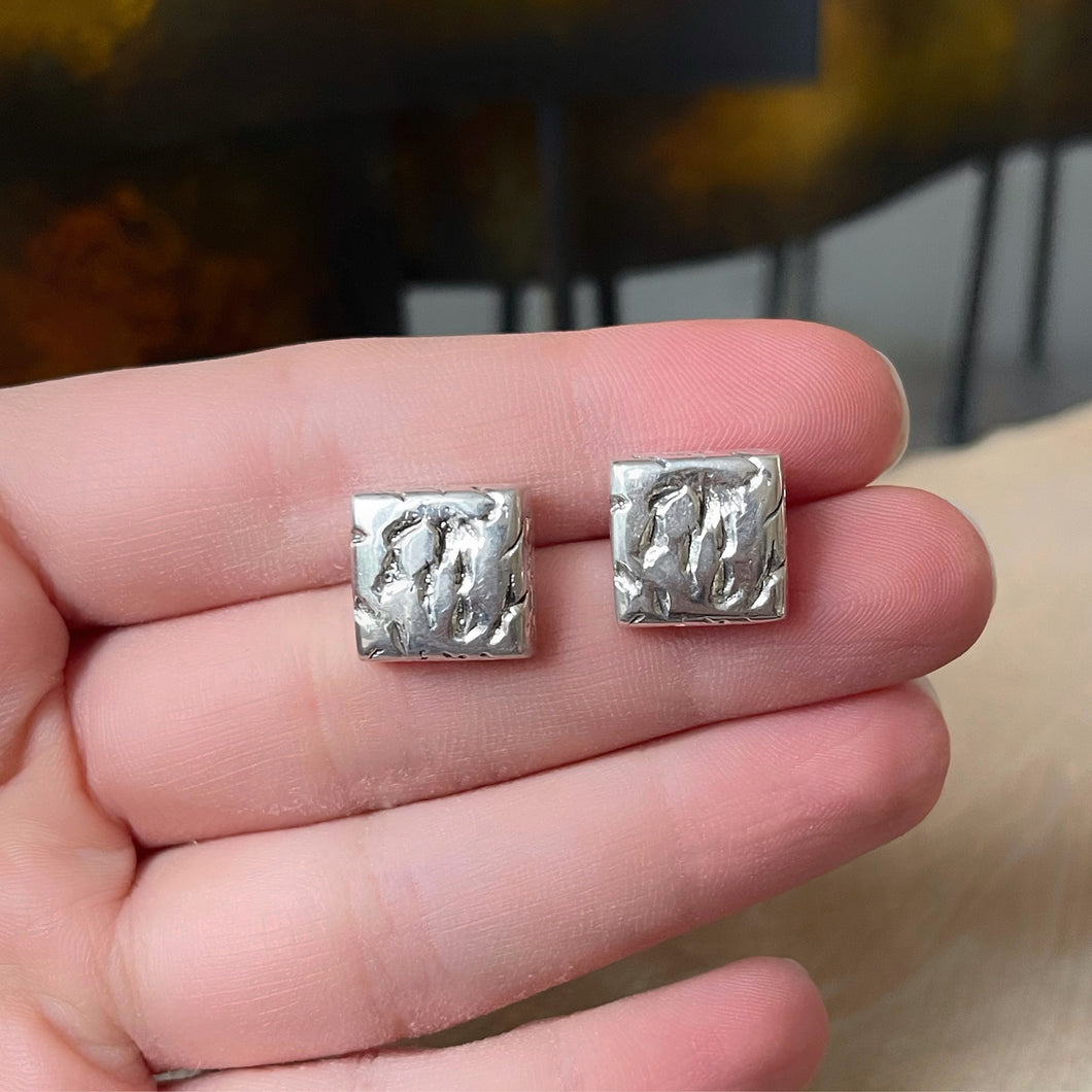 Aretes de Plata 0.925 con diseño Cuadrado Labrado