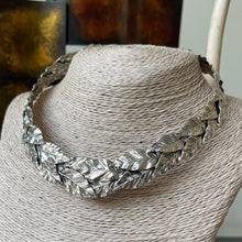 Cargar imagen en el visor de la galería, Cuello tipo Choker de Diseñador en Plata 0.925
