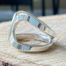 Cargar imagen en el visor de la galería, Anillo de Plata 0.925. Disponible en talla 8.5
