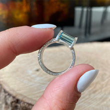 Cargar imagen en el visor de la galería, Anillo de Plata 0.925 con Aguamarina. Disponible en talla 5.5
