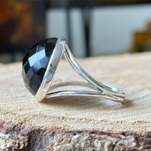 Cargar imagen en el visor de la galería, Anillo de Plata 0.925 con Ónix Labrado. Disponible en talla 7.5
