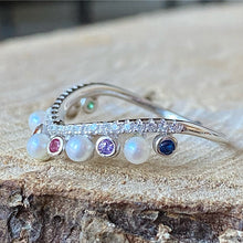 Cargar imagen en el visor de la galería, Anillo de Plata 0.925 con Perlas Naturales y Zirconias Multicolor. Disponible en talla 7.5
