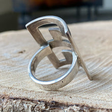 Cargar imagen en el visor de la galería, Anillo de Plata 0.925. Disponible en talla 6.5 y 7
