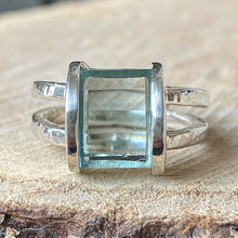 Cargar imagen en el visor de la galería, Anillo de Plata 0.925 con Aguamarina. Disponible en talla 5.5
