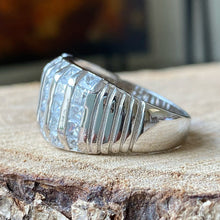 Cargar imagen en el visor de la galería, Anillo de Plata 0.925 Italiana con Zirconias. Disponible en talla 8.5
