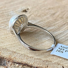 Cargar imagen en el visor de la galería, Anillo de Plata 0.925 con Perlas Naturales. Disponible en talla 7 y 7.5
