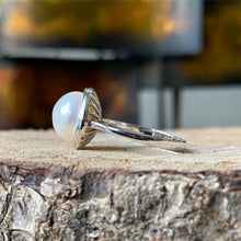 Cargar imagen en el visor de la galería, Anillo de plata 0.925 con Perla Natural. Talla 6.
