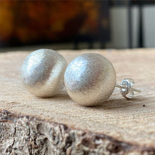 Cargar imagen en el visor de la galería, Aretes Diseño Mate en plata 0.925 (grandes)
