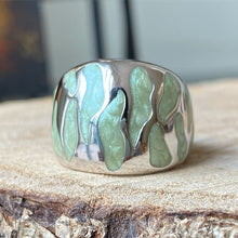 Cargar imagen en el visor de la galería, Anillo de plata peruana 0.950 con Jade Andino. Disponible en talla 7.5
