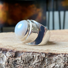 Cargar imagen en el visor de la galería, Anillo de plata 0.925 con Perla Natural. Talla 9.
