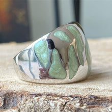 Cargar imagen en el visor de la galería, Anillo de plata peruana 0.950 con Jade Andino. Disponible en talla 7.5
