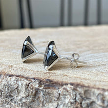 Cargar imagen en el visor de la galería, Aretes de plata 0.925 con Cristales Facetados
