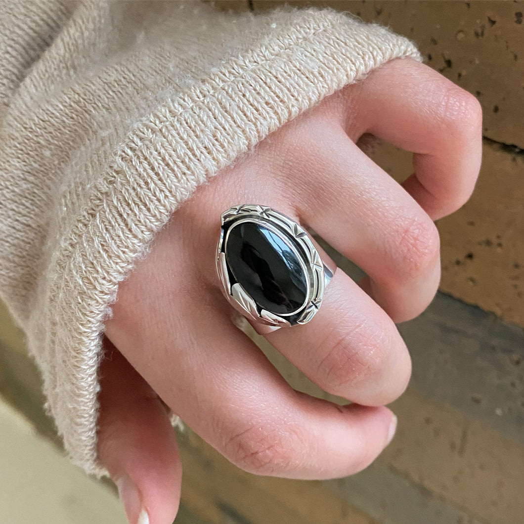 Anillo de Diseñador en Plata 0.925 con Ónix (ajustable)