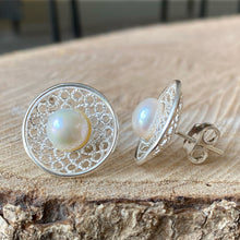Cargar imagen en el visor de la galería, Aretes de Plata 0.925 y Perlas Naturales
