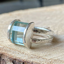 Cargar imagen en el visor de la galería, Anillo de Plata 0.925 con Aguamarina. Disponible en talla 5.5
