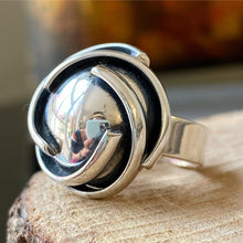 Cargar imagen en el visor de la galería, Anillo de plata peruana 0.950. Disponible en talla 7.
