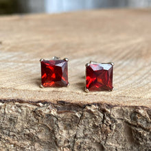 Cargar imagen en el visor de la galería, Aretes de plata 0.925 con cristales facetados
