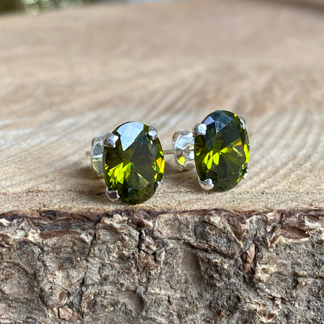 Aretes de plata 0.925 con Cristal Facetado Color Verde