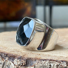 Cargar imagen en el visor de la galería, Anillo de plata 0.925 con Ónix labrado. Talla 6 y talla 7.
