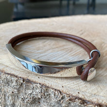 Cargar imagen en el visor de la galería, Pulsera de Plata 0.925 con Cuero Café
