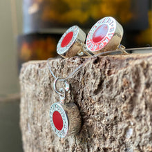 Cargar imagen en el visor de la galería, Juego de dije y aretes en plata 0.925 con acrílico rojo BVLGARI
