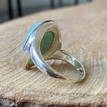 Cargar imagen en el visor de la galería, Anillo de Plata 0.925 con Jade. Disponible en talla 8.5
