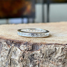 Cargar imagen en el visor de la galería, Anillo Eternity en plata 0.925 y Zirconias facetadas. Talla 6 y talla 7.
