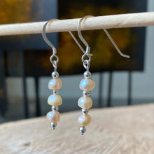 Cargar imagen en el visor de la galería, Aretes de plata 0.925 con Perlas Naturales
