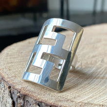 Cargar imagen en el visor de la galería, Anillo de plata 0.925. Disponible en talla 6 y talla 7.
