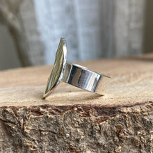 Cargar imagen en el visor de la galería, Anillo dona en plata 0.925. Disponible en talla 7
