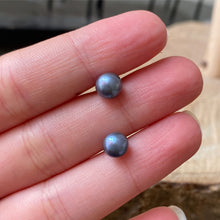 Cargar imagen en el visor de la galería, Aretes de Perlas Naturales en plata .925
