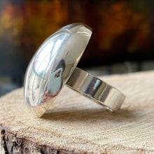 Cargar imagen en el visor de la galería, Anillo de Plata 0.925 con diseño Óvalo. Disponible en talla 6.5 y 7.5
