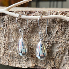 Cargar imagen en el visor de la galería, Aretes Gota en plata 0.925
