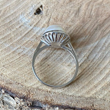 Cargar imagen en el visor de la galería, Anillo de plata 0.925 con Perla Natural. Talla 6.
