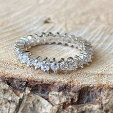 Cargar imagen en el visor de la galería, Anillo Eternity en plata 0.925 y Zirconias. Disponible en talla 6
