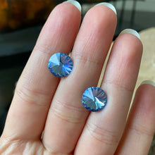 Cargar imagen en el visor de la galería, Aretes de Plata 0.925 con Cristal facetado
